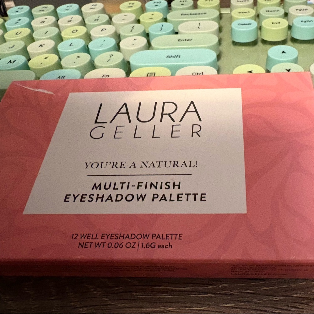 New Laura Geller Multi-Finish Eyeshadow Palette - Pink